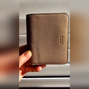 DKNY Wallet Beige Tan Leather Coin Zipper Black